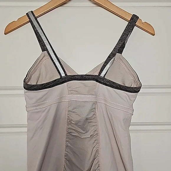 Lululemon Reflective Light Up Tank - Picture 6 of 10